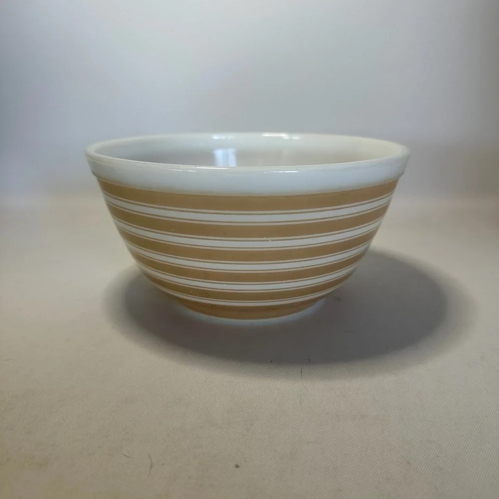 Vintage Pyrex Sandalwood Striped 1.5 Qt Glass Mixing Bowl #402 Rainbow Stripe